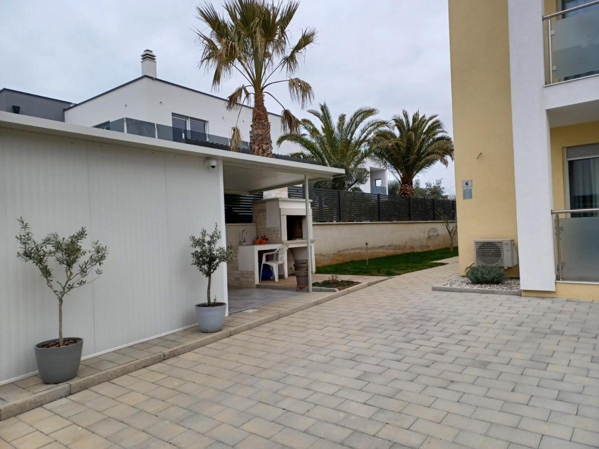Apartments Leon 1 Novigrad Istria المظهر الخارجي الصورة